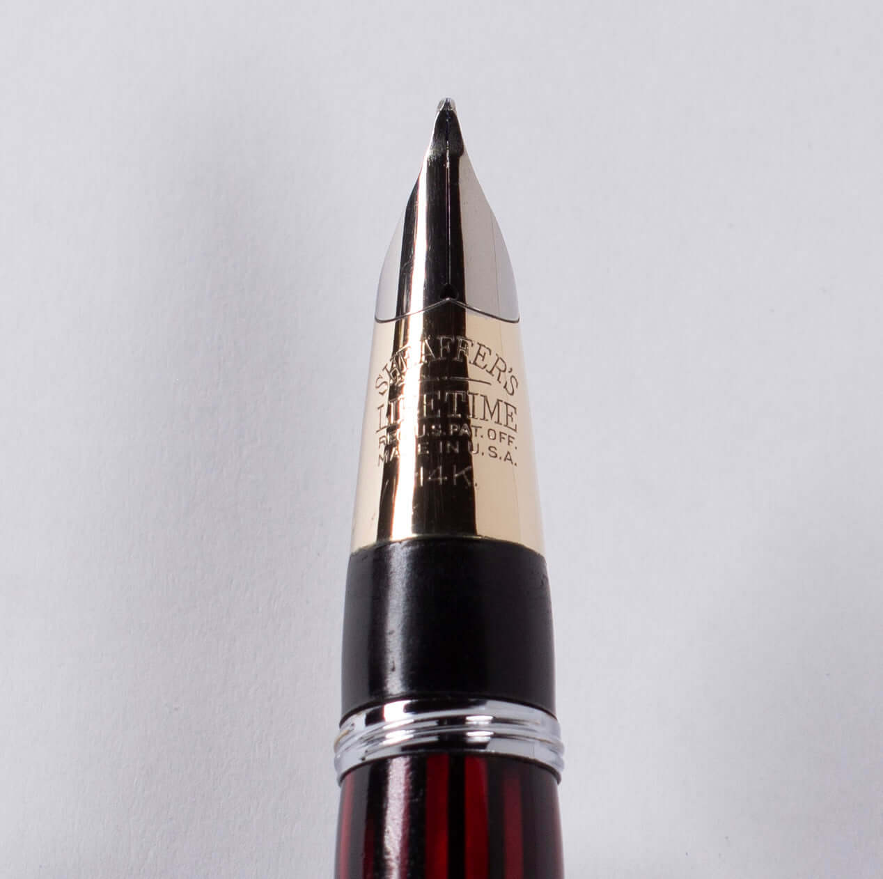 ${titleType: Vintage Vac-Fil Fountain Pen Product name: Sheaffer Triumph Vacuum-Fil Manufacturer and Year: 1940's Length: 5 1/8 inch Filling System: Vacuum-Fil, Plunger, restored with new section and piston Color/Pattern: Carmine Red Nib Type/Condition an