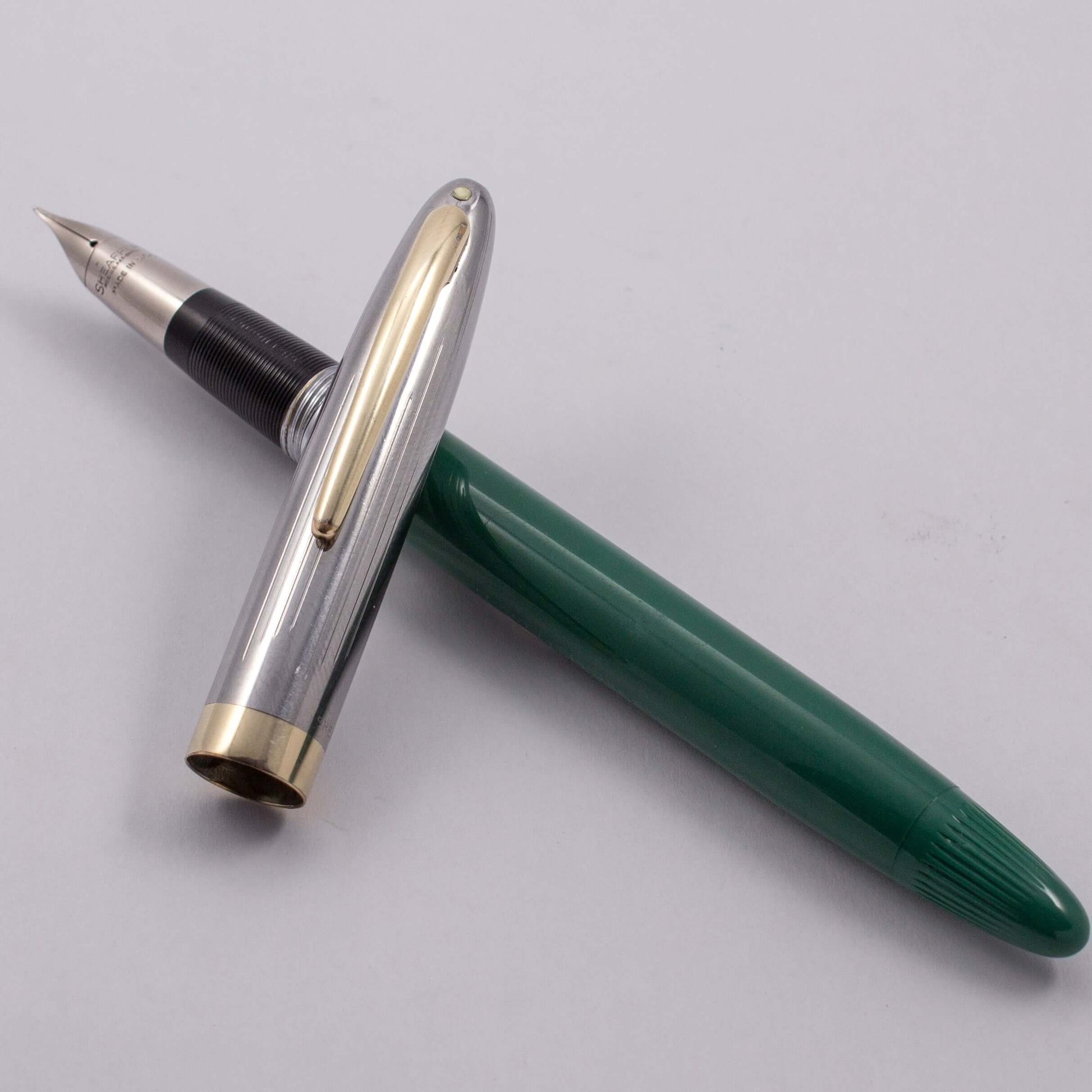 Sheaffer Snorkel Fountain Pen, Clipper, Fine PdAg Triumph Nib, White Dot Type: Restored Vintage Sheaffer Fountain Pen Product Name: Sheaffer Clipper Snorkel Manufacture Year: 1952-1959 Length: 5 9/16 Filling System: Snorkel Filler, Restored with new sac a