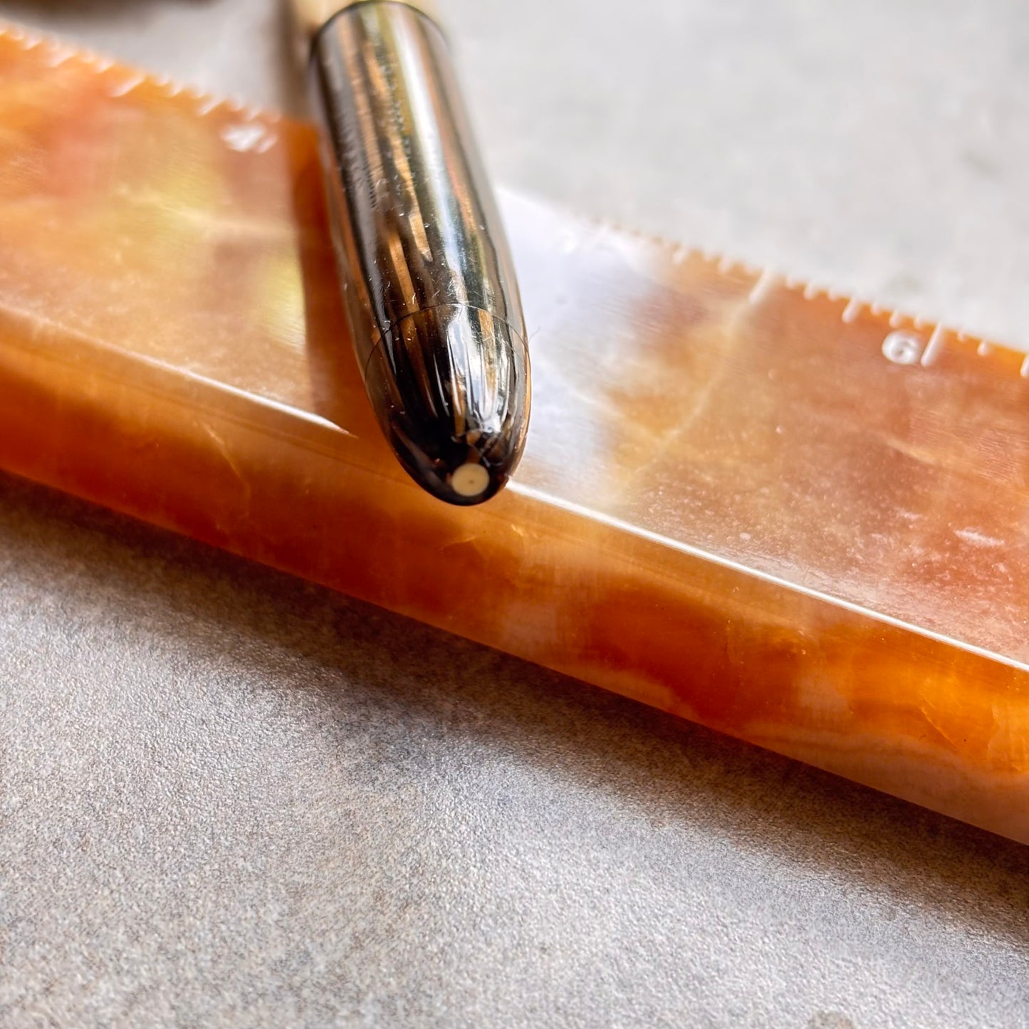 Sheaffer Tuckaway Crest, Golden Brown