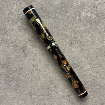 Diamond Medal Oversized Fountain Pen, Black and Pearl