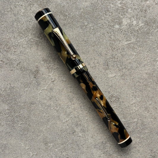 Diamond Medal Oversized Fountain Pen, Black and Pearl