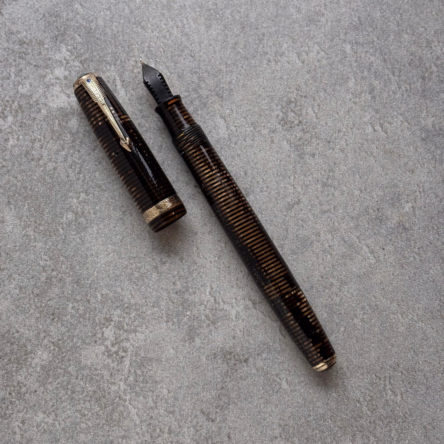 Parker Vacuumatic Debutant, Golden Pearl