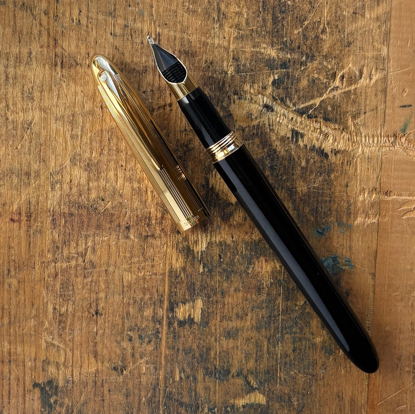 Sheaffer Crest Reissue, 23K Black Lacquer with Gold Plate Cap,  Medium 18K Nib