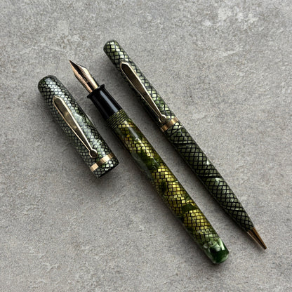 Sheaffer WASP Vacuum-fil, Fountain Pen Set; Green Snakeskin