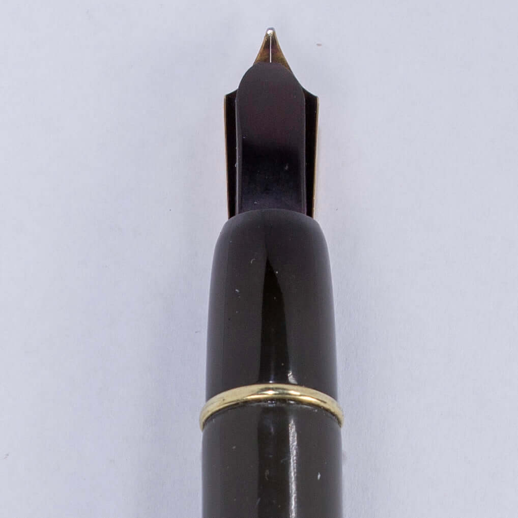 ${titleName/Type: Waterman Corinth Fountain Pen Manufacture Year: Late 1940s Length: 5 1/4 Filling System: Lever filler with new sac Color/Pattern: Grey barrel with gold filled cap Nib Type/Condition and remarks: 14K Fine Ridged Waterman nib Condition: ﻿