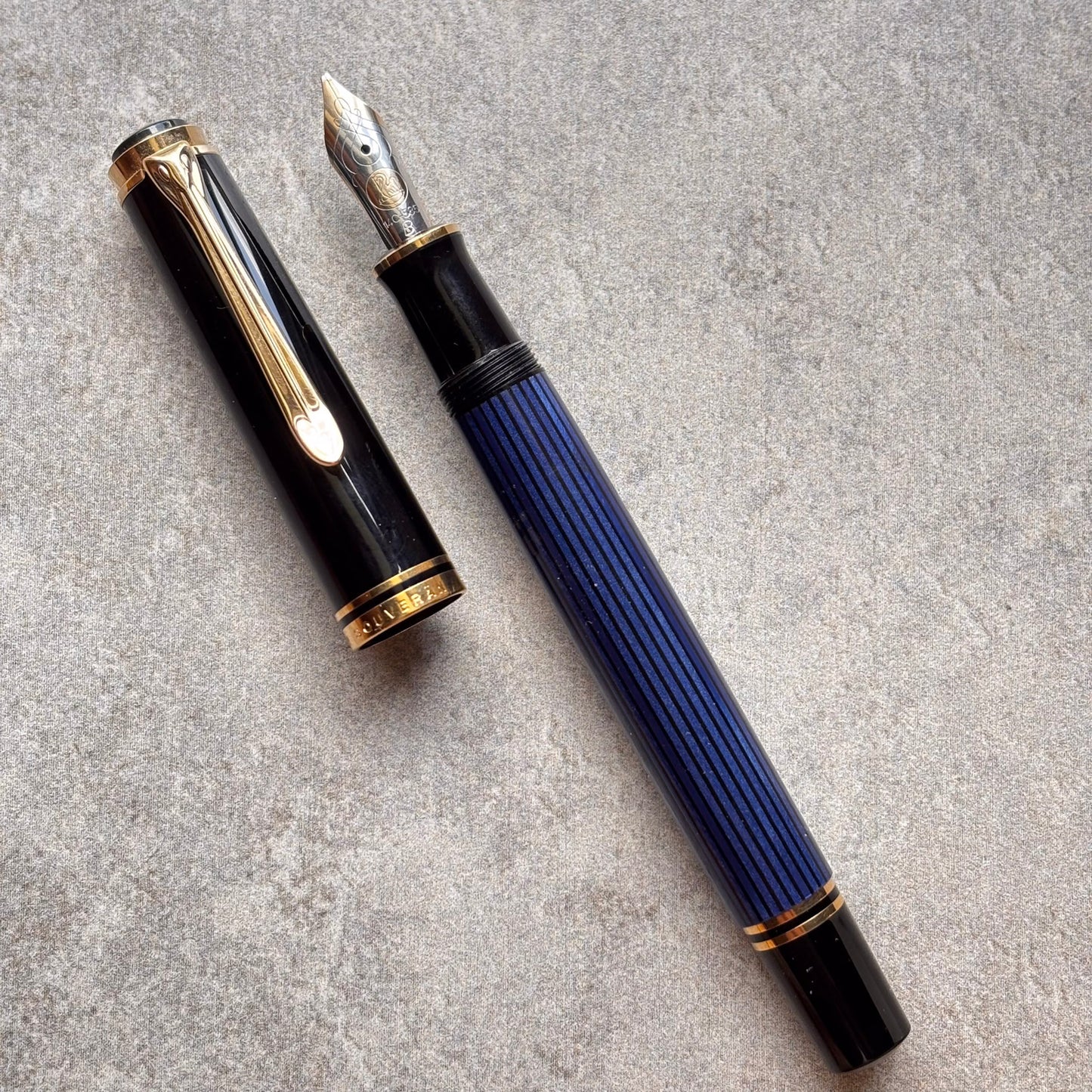 Pelikan M600 Blue/Black, Piston Filler