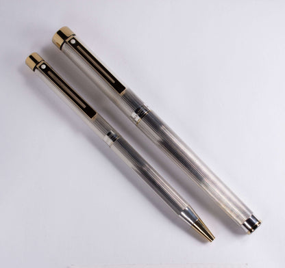 ${titleName/Type: Sheaffer Targa Fountain Pen/Ballpoint Set Manufacture Year: 1988 - 1996 Length: 5 3/8 Filling System: Cartridge/Converter, Converter included Color/Pattern: Sterling Silver Hallmarked Nib Type/Condition and remarks: Medium Inlaid 14K nib