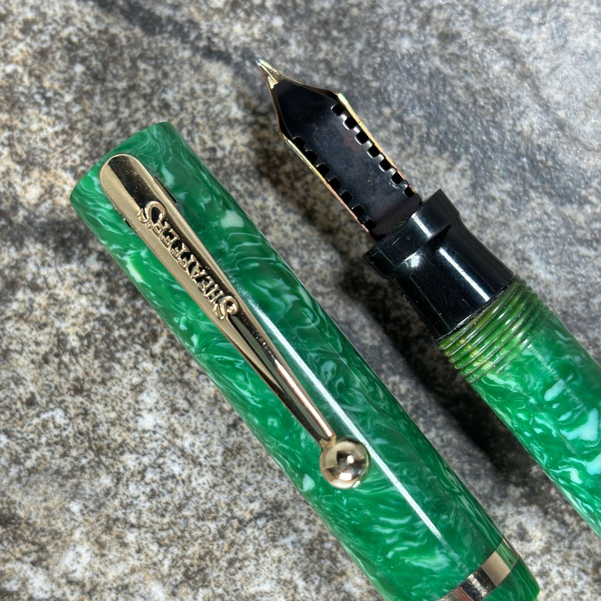 Sheaffer Flat Top JR.; Wonderful Jade Green Fountain Pen.  Ozark Pen Shop   