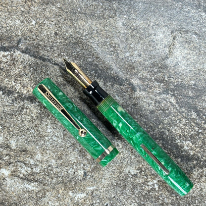 Sheaffer Flat Top JR.; Wonderful Jade Green Fountain Pen.  Ozark Pen Shop   