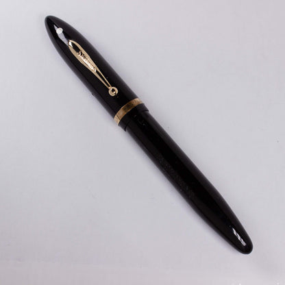 ${titleType: Vintage lever fill fountain pen Product Name: Sheaffer Oversize Lifetime Balance Manufacturer and Year: 1930's Length: 5 5/8 Filling System: Lever fill Color/Pattern: Black Nib Type/Condition and remarks: 14K Lifetime fine point Condition: Ex