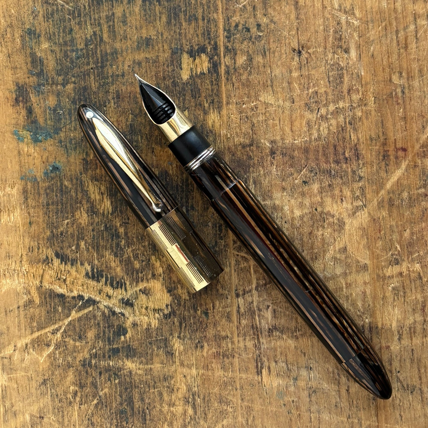 Sheaffer Triumph Vacuum-fil, Extra-wide cap Band,Medium Two-tone Nib