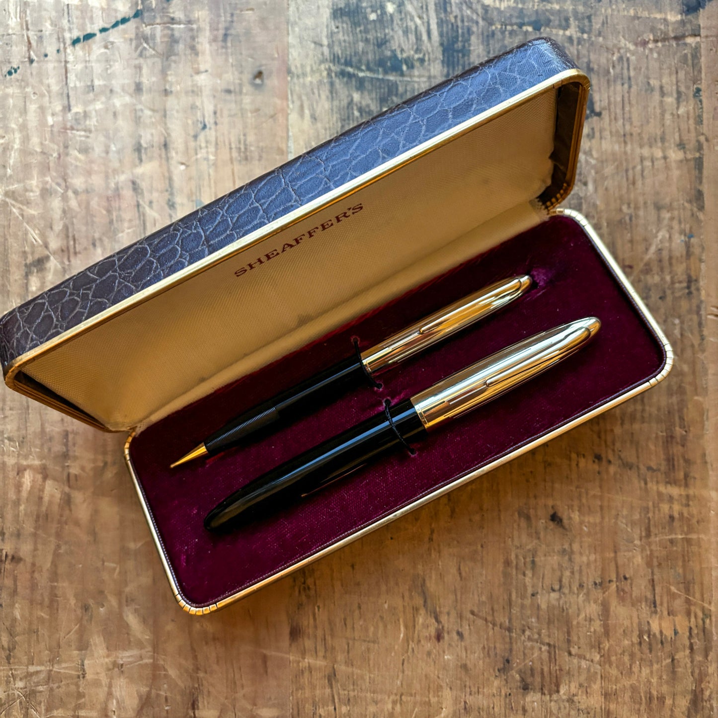 Sheaffer Triumph Crest Deluxe 1500 Fountain Pen and Pencil Set