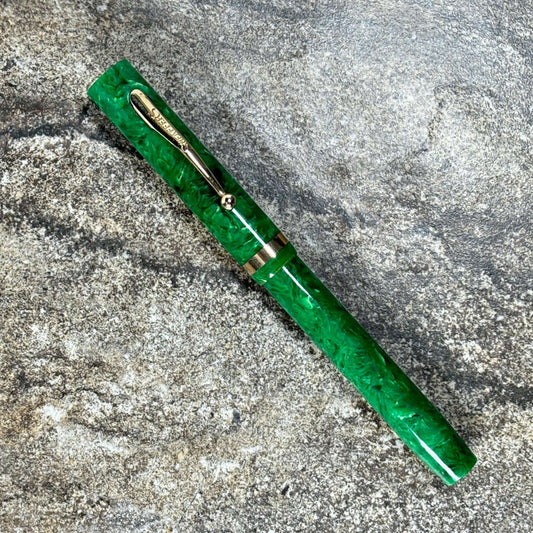 Sheaffer Flat Top Lifetime Humped Clip, Jade Green Lever Filler, 14K Nib  Ozark Pen Shop   