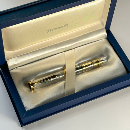 Pelikan M800 Demonstrator, Clear Cap and Barrel, Gold-plated Trim