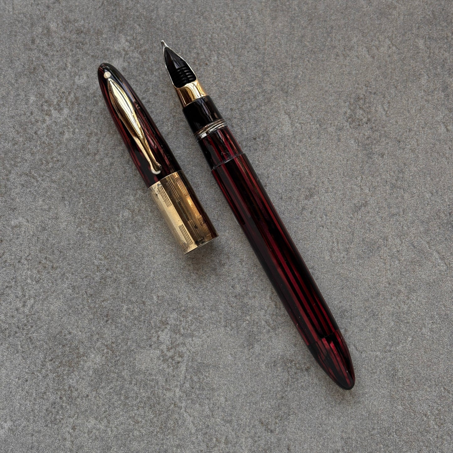 Sheaffer Triumph Vac-fil, Carmine Red, Wide Band