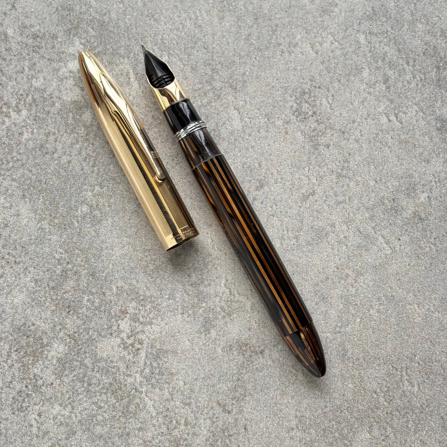 Golden Brown Sheaffer Crest Deluxe, Vac-Fil