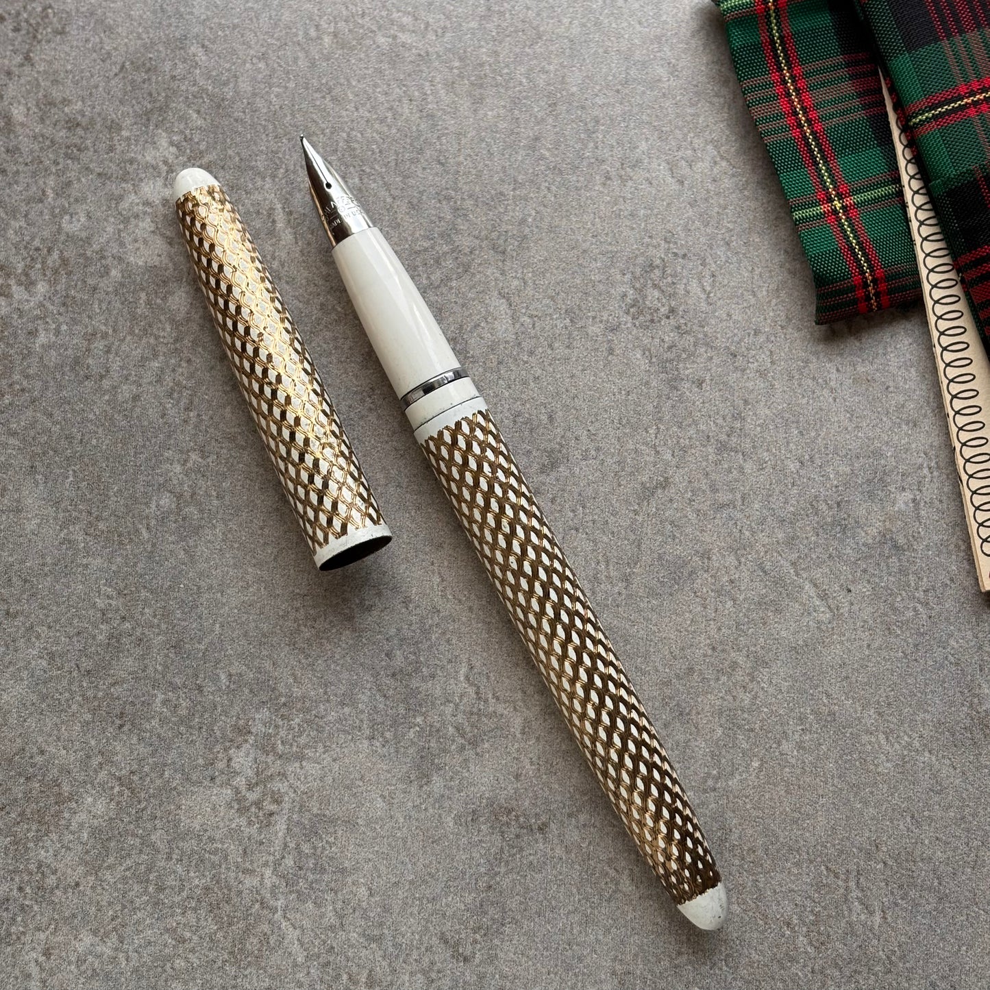 Lady Sheaffer Skripsert V, Fountain pen, Paisley Gold/White