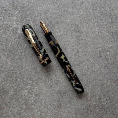 Sheaffer Sub-Brand, Univer, Black and White