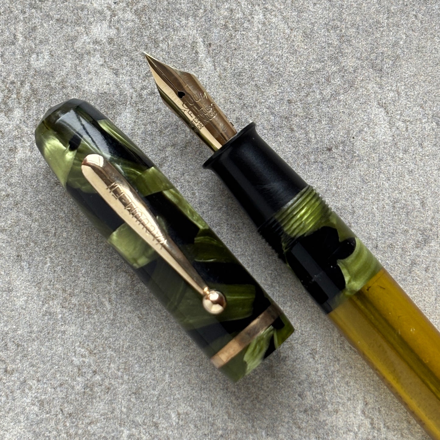 Vacuum Fil (Sheaffer Sub Brand), Oversized, Marine Green Fountain Pen