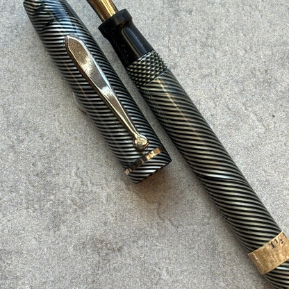 Vacuum Fil (Sheaffer Sub Brand), Twist fill, Black and Gray