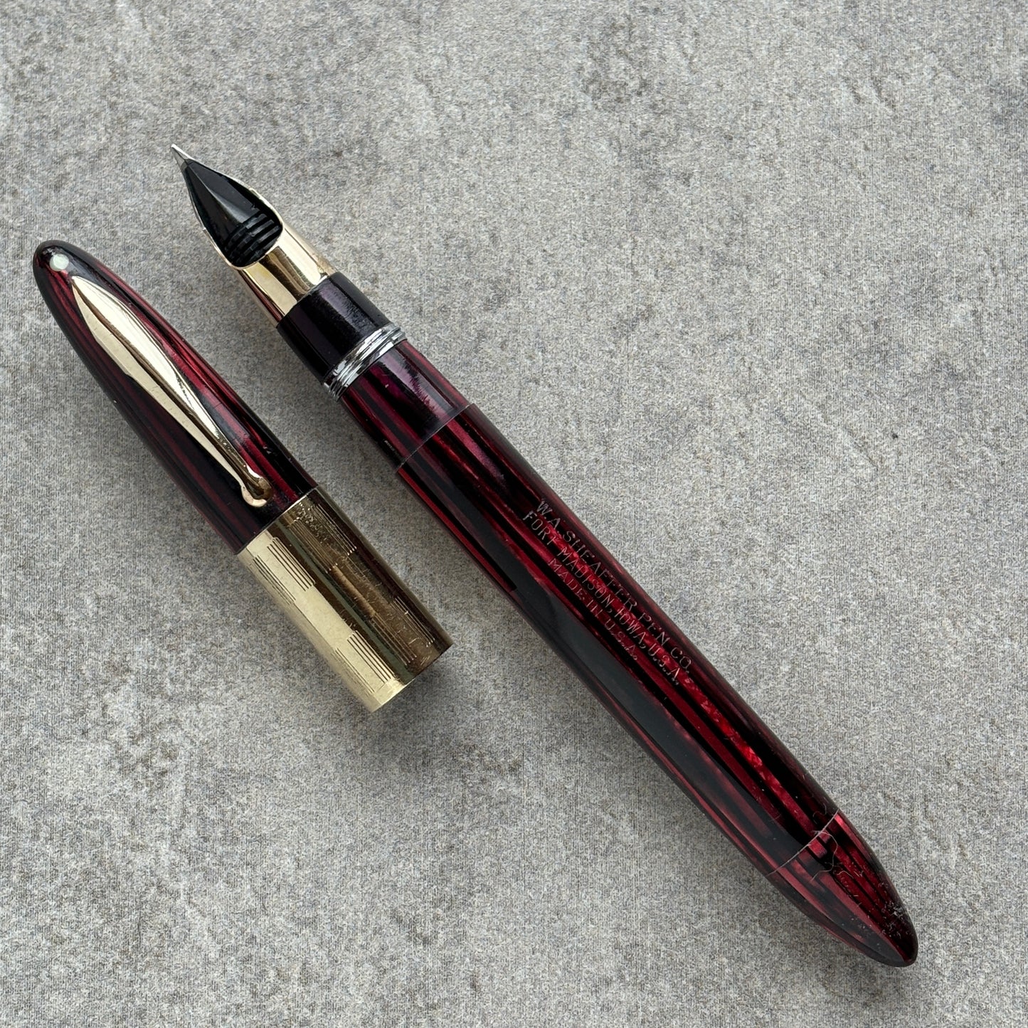 Sheaffer Triumph Vac-fil, Carmine Red