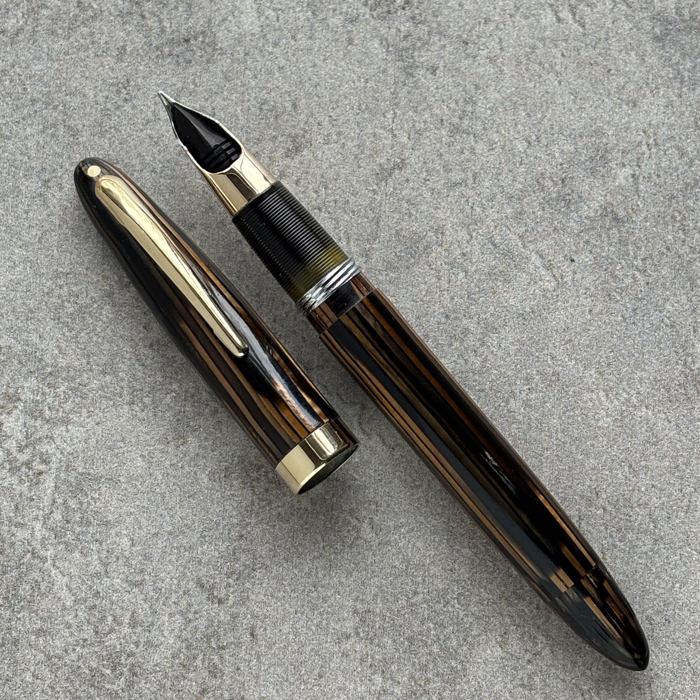 Sheaffer Triumph Sovereign, Golden Brown
