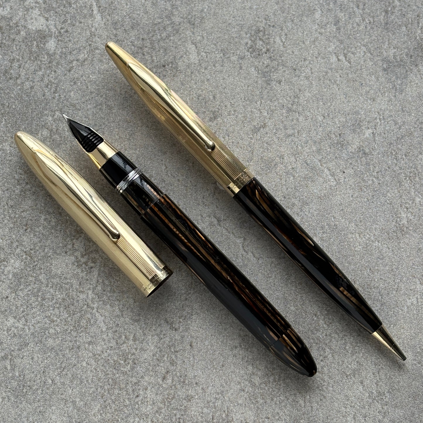 Sheaffer Triumph Crest, Golden Brown Fountain Pen and Pencil Set