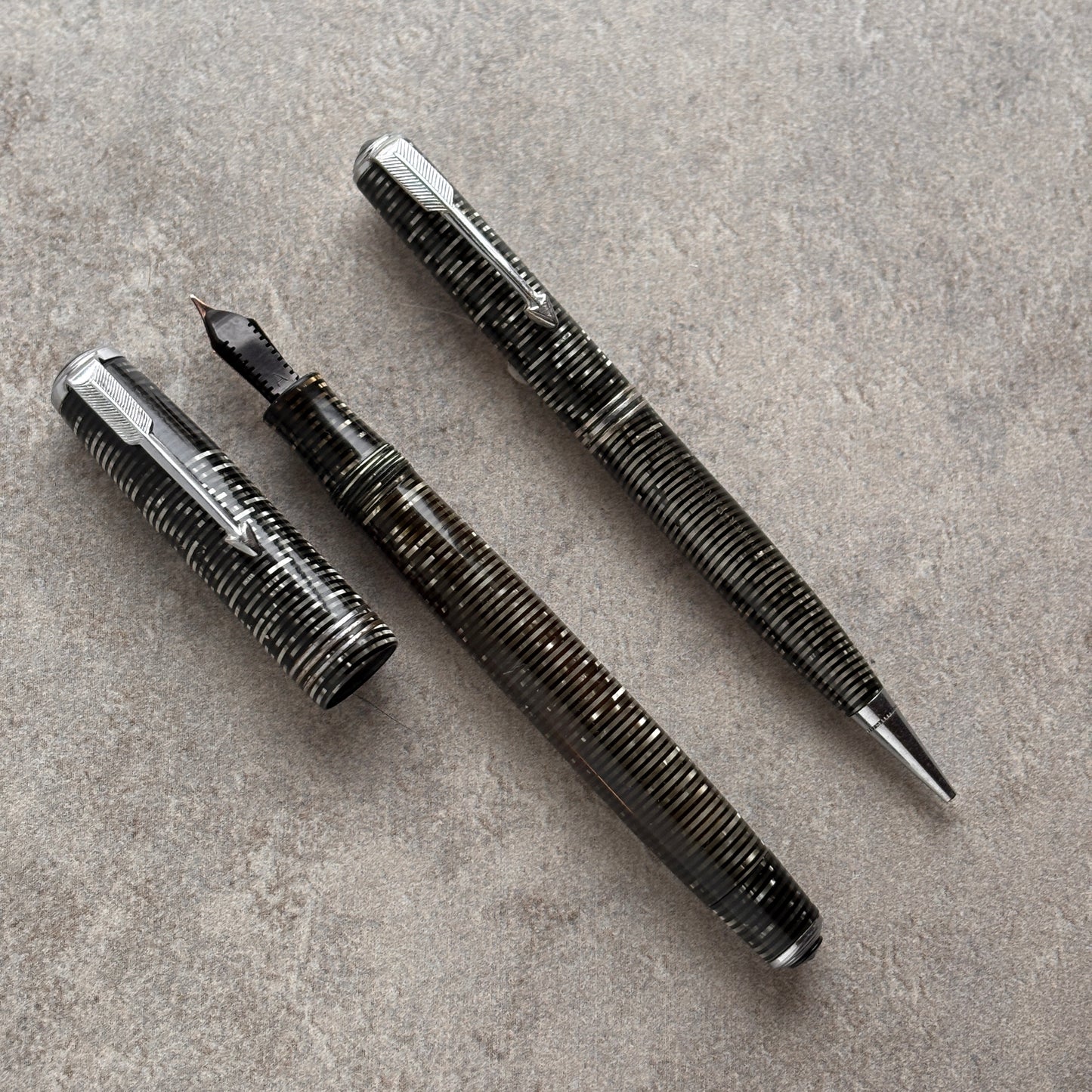 Parker Vacumatic Standard Set, Silver pearl, Fine Nib