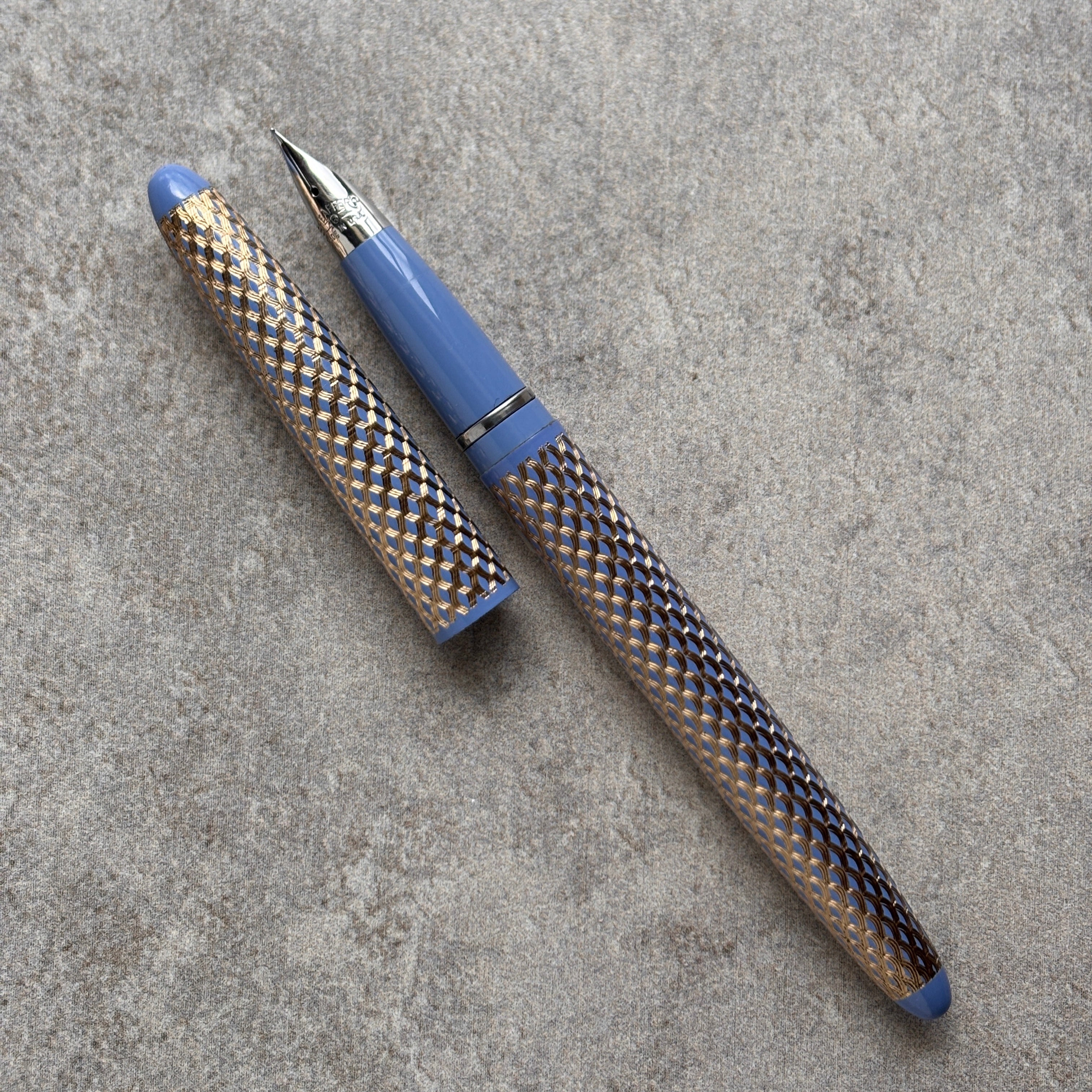 Lady Sheaffer Skripsert, Paisley Gold Pattern Fountain Pen – Ozark